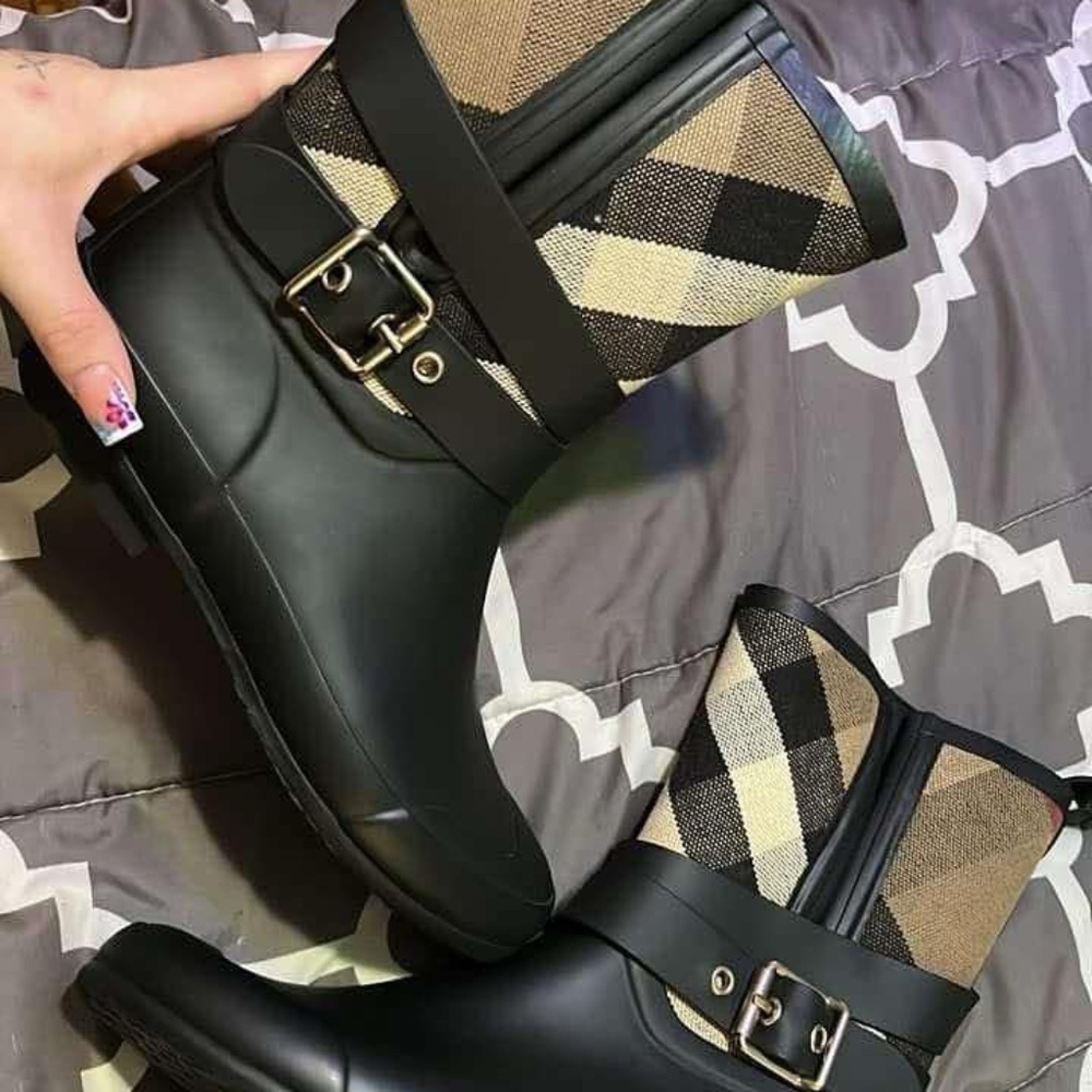 Burberry women rain boots